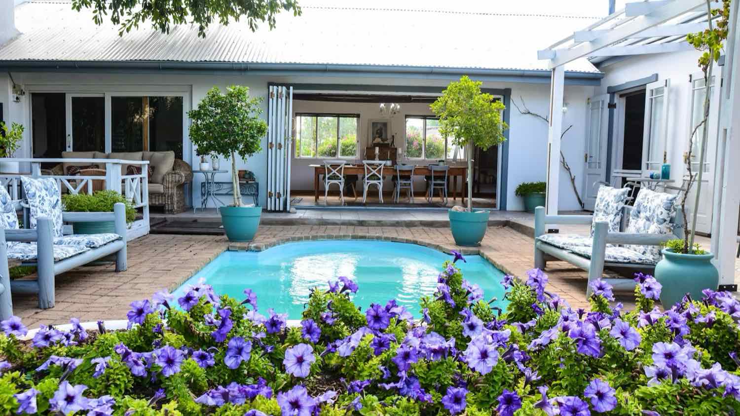 The courtyard and pool at By Die Koppie guesthouse, Prince Albert